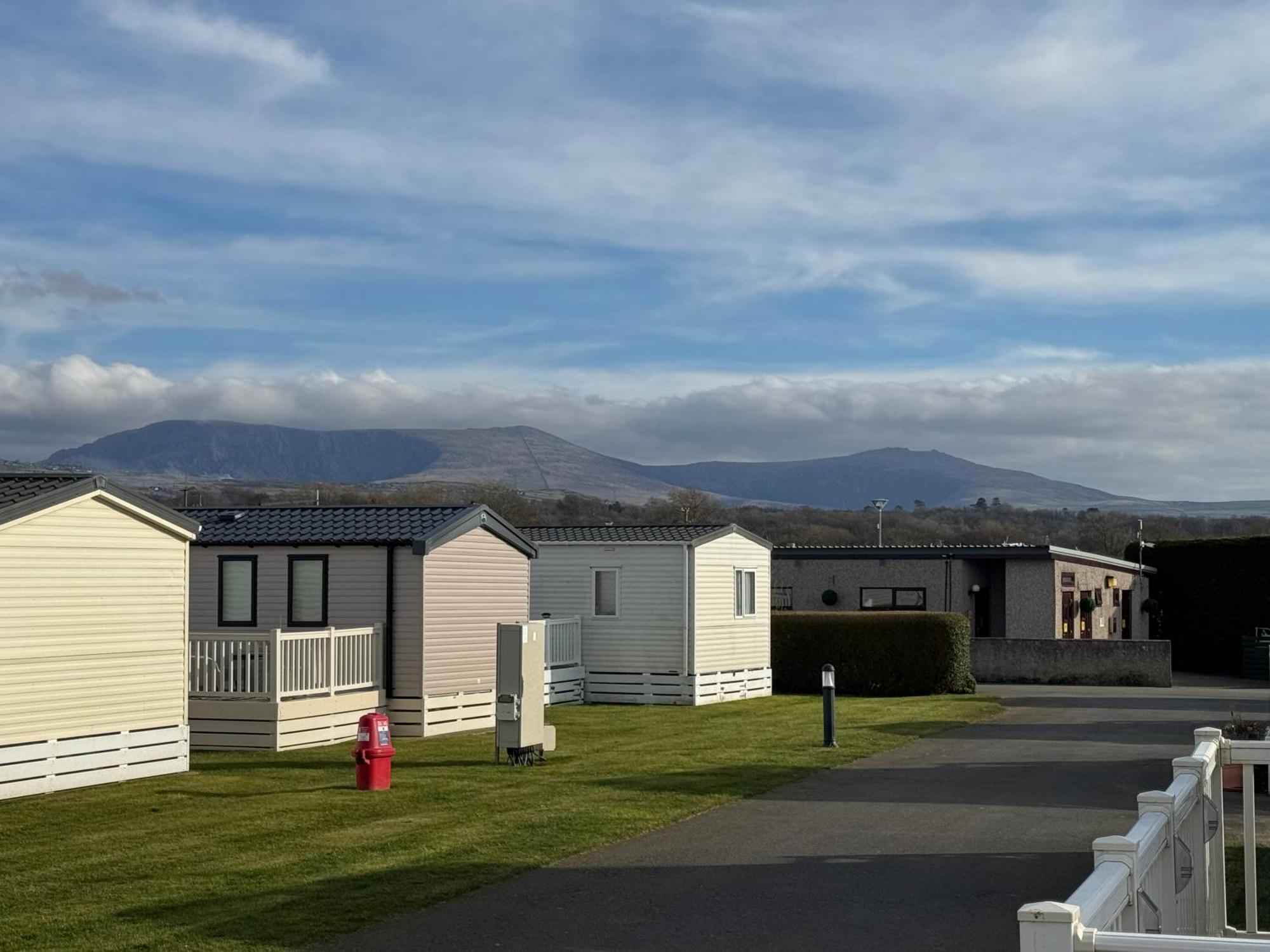 Snowdon View, White Tower Holiday Park 卡纳芬 外观 照片